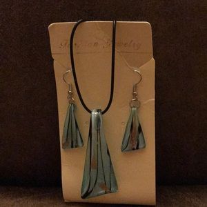 NWT necklace and earring set